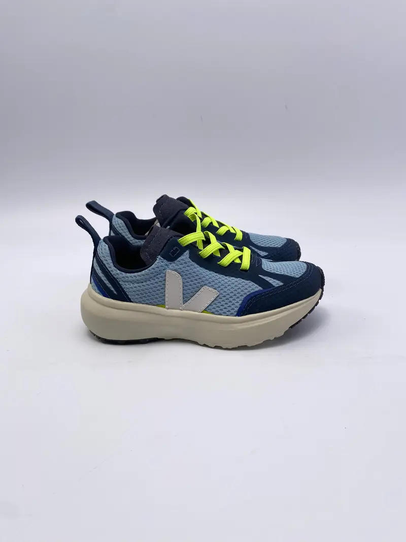 Veja runner small canary steel white alveomash blauw lichtblauw