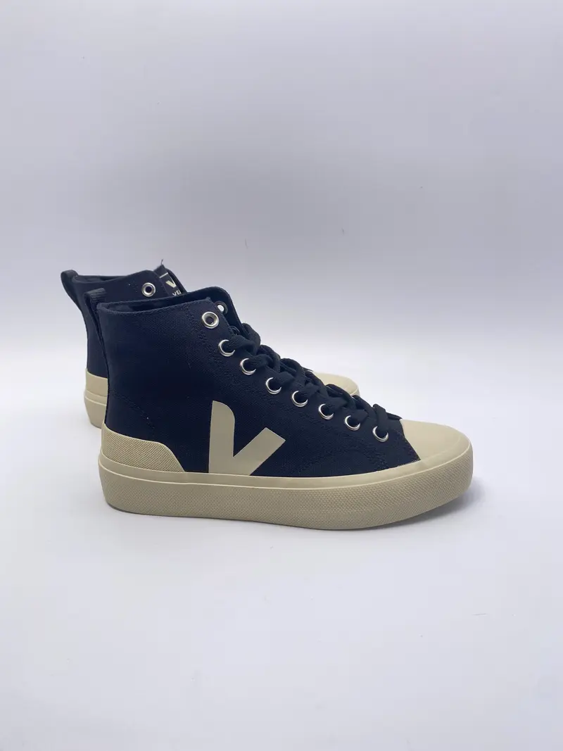 Veja wata 2 Ripstop canvas black pierre