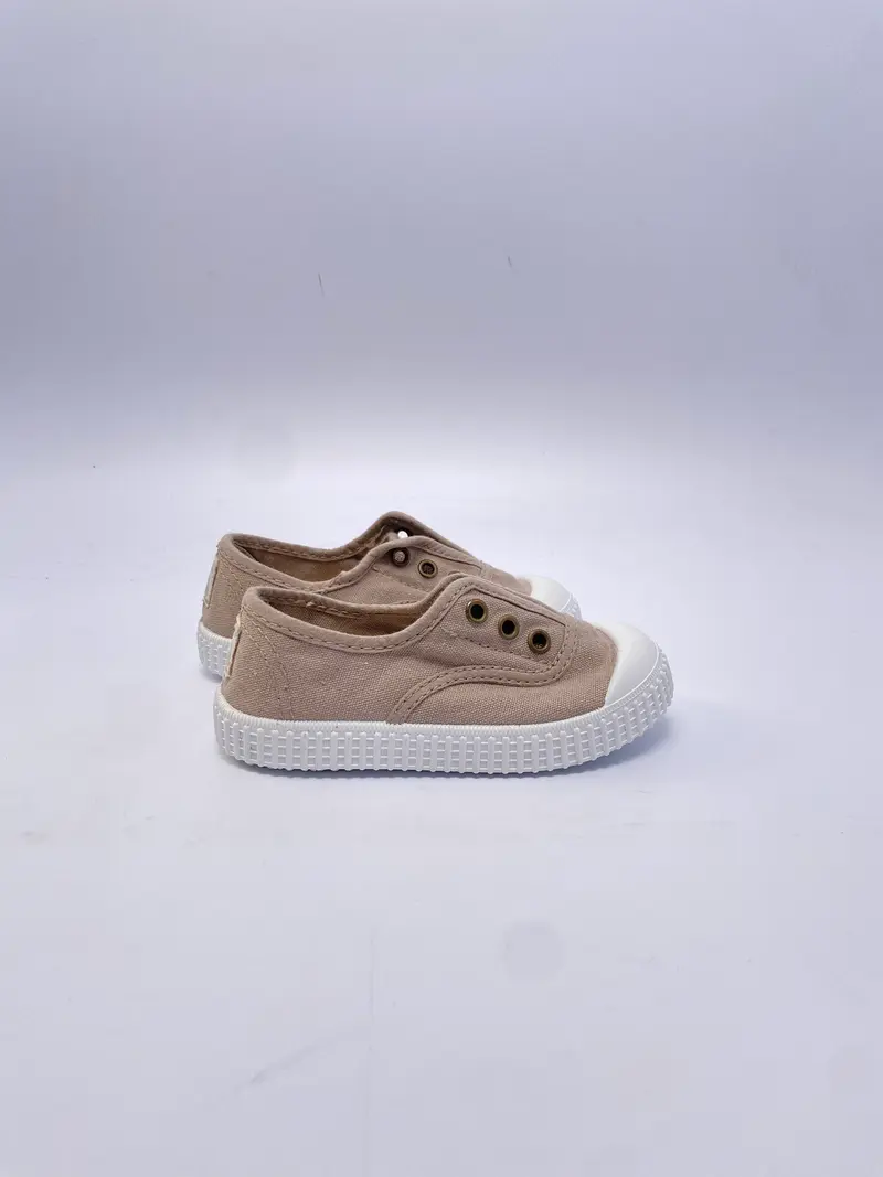 Victoria Beige instapper