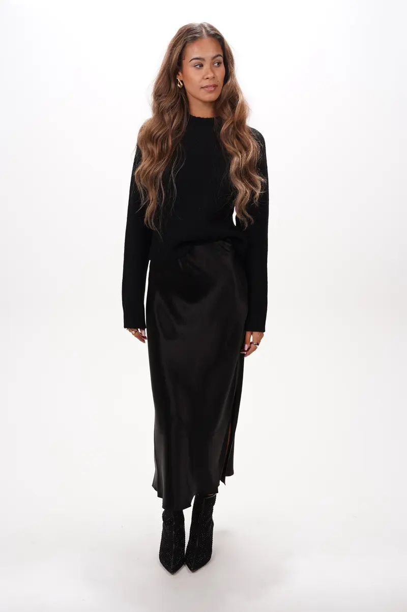 VINCE Skirt Long bias skirt with side slit