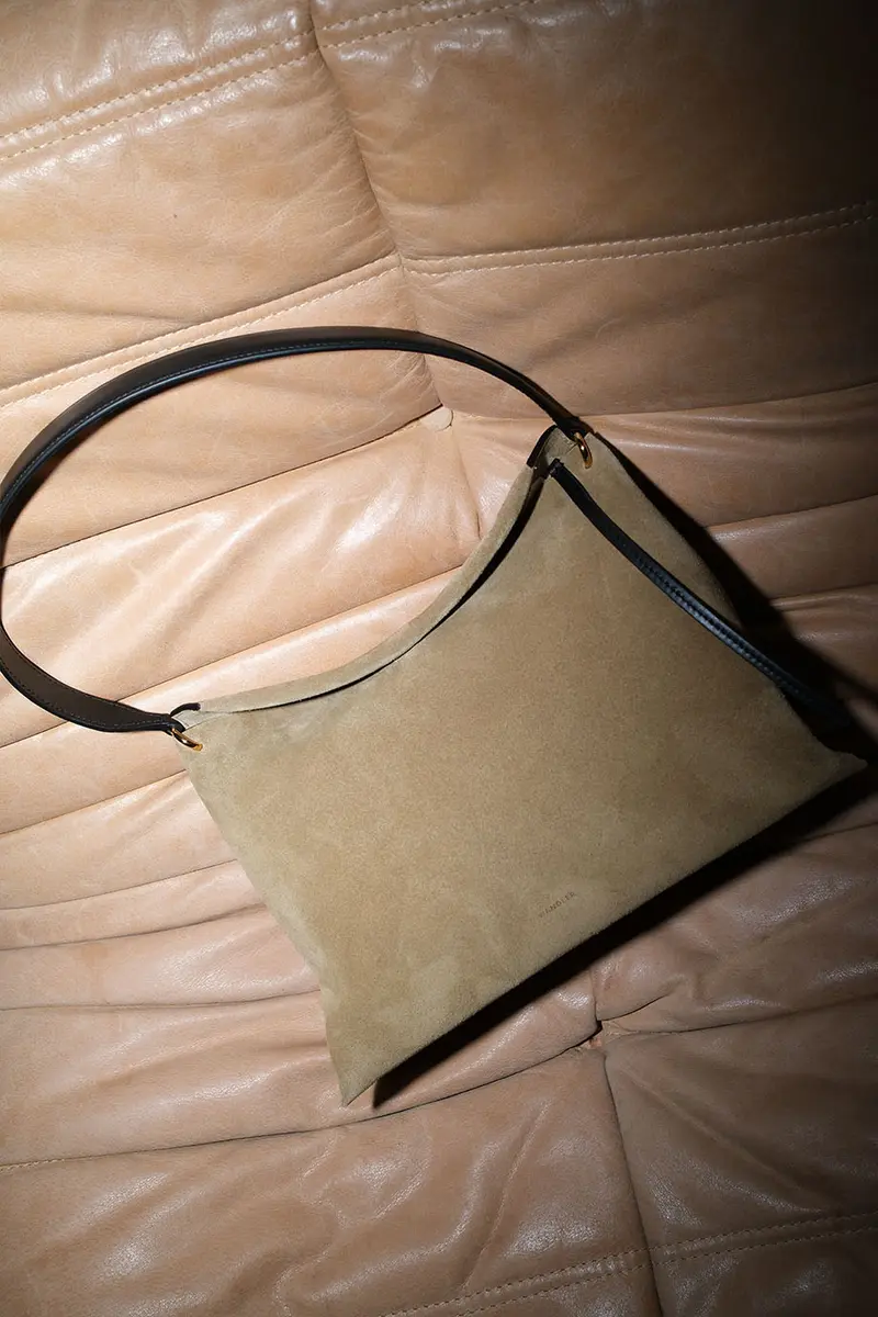 Wandler Tas - Penelope Tote Small - Khaki Suede / Black